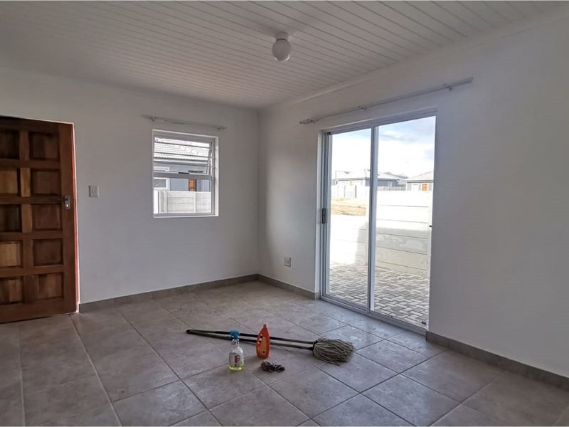 Brand New 3-Bedroom Home in Mountain Ridge Estate, Paarl - Photo 5