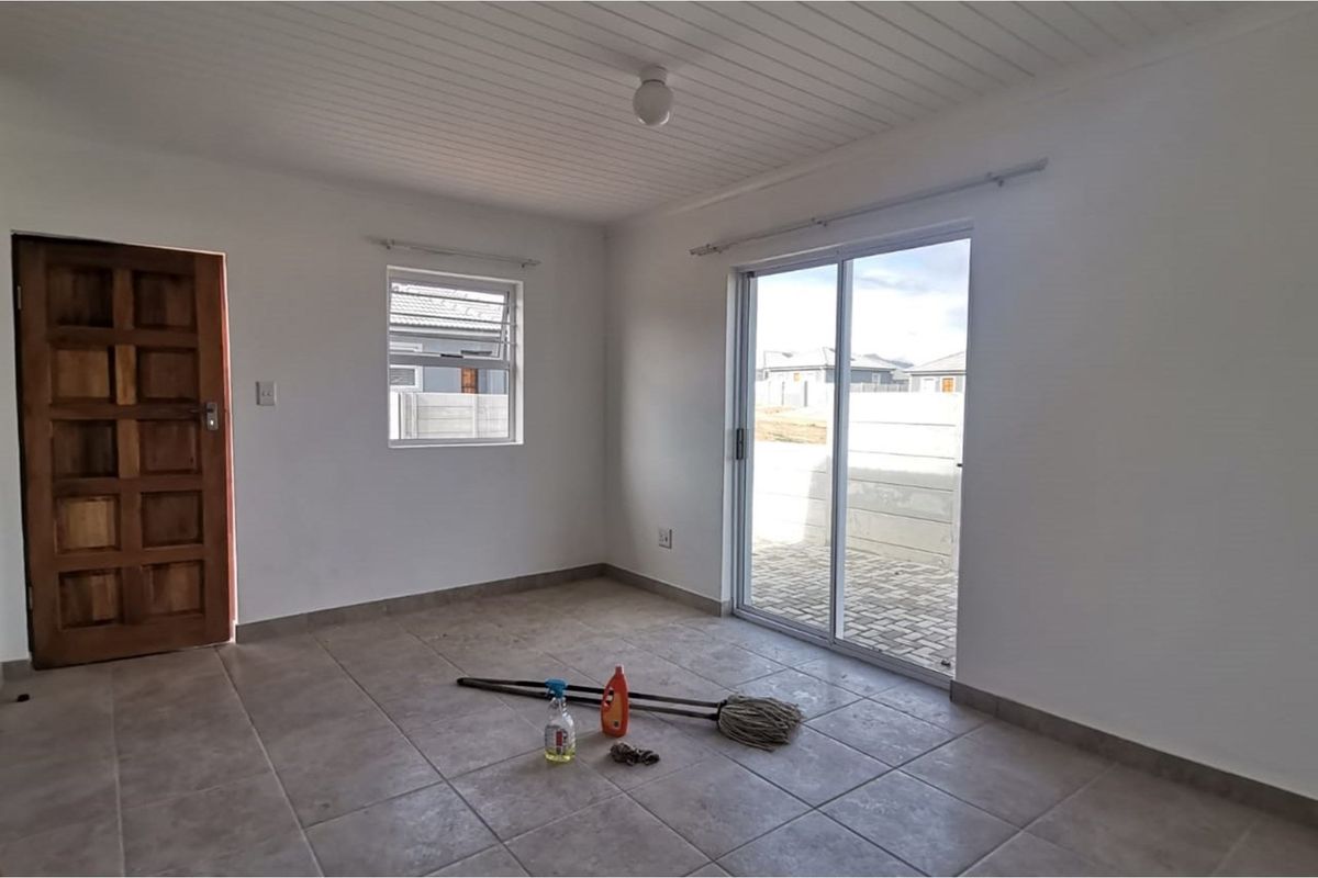 Brand New 3-Bedroom Home in Mountain Ridge Estate, Paarl - Photo 5