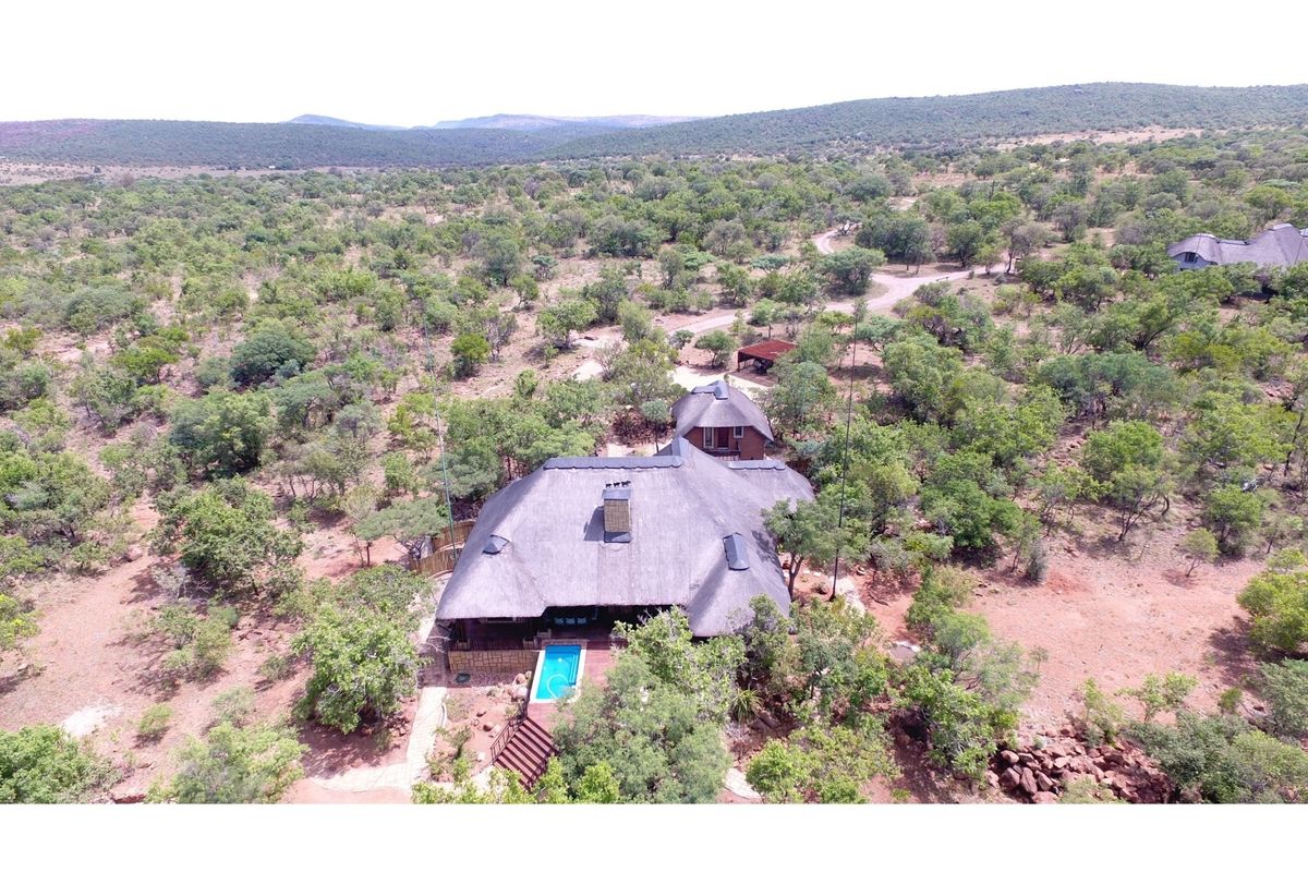 Highlands Wilderness 395 sq meter, 5 Bedroom house with spectacular views - Photo 2