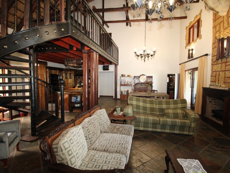 Highlands Wilderness 395 sq meter, 5 Bedroom house with spectacular views - Photo 9