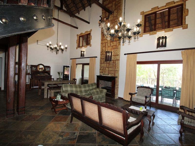 Highlands Wilderness 395 sq meter, 5 Bedroom house with spectacular views - Photo 10