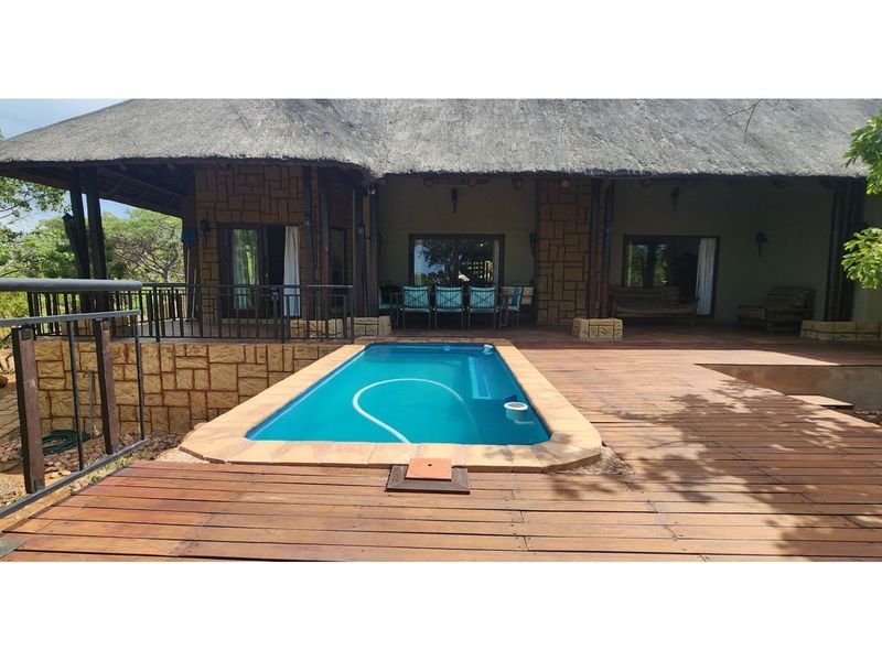 Highlands Wilderness 395 sq meter, 5 Bedroom house with spectacular views - Photo 4