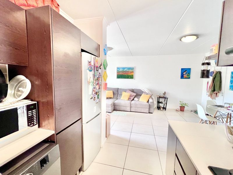 3 Bed - First Floor - Modern, Move-In Ready Investment in Prime Kyalami! - Photo 8