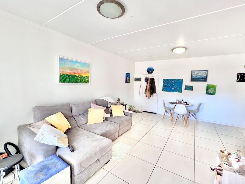 3 Bed - First Floor - Modern, Move-In Ready Investment in Prime Kyalami! - Photo 3