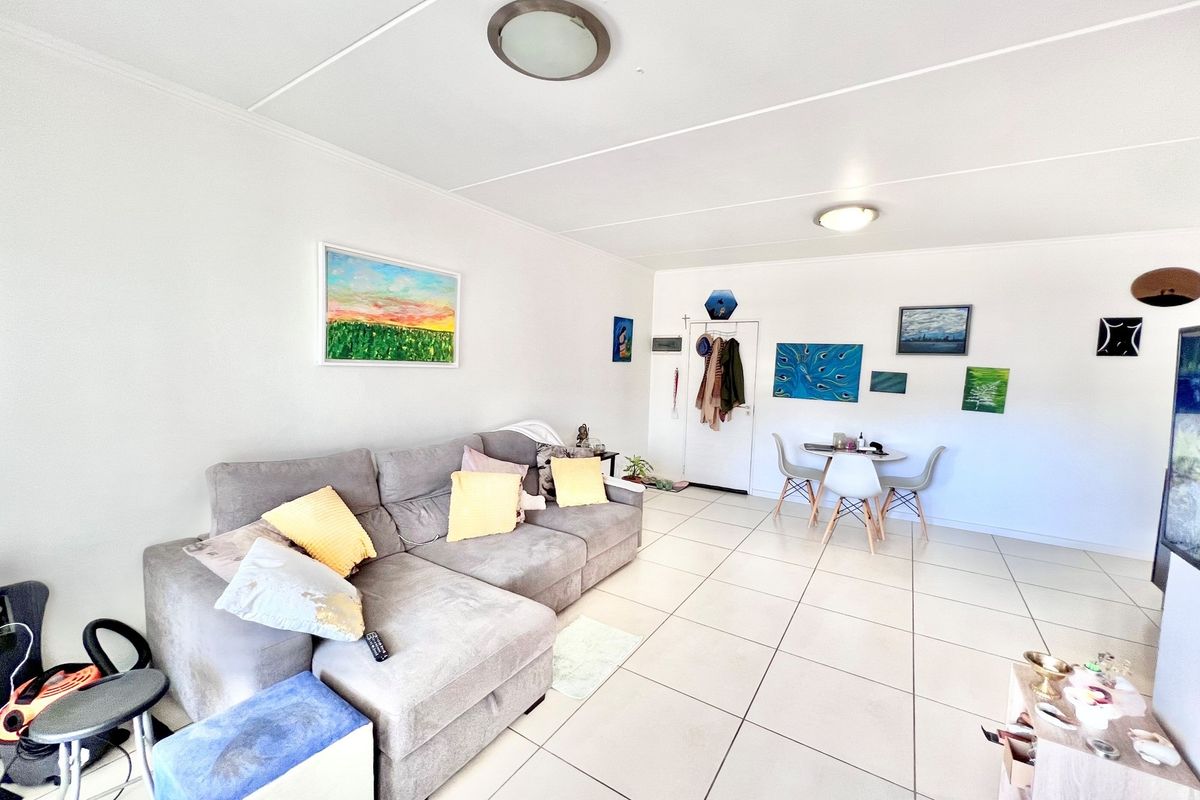 3 Bed - First Floor - Modern, Move-In Ready Investment in Prime Kyalami! - Photo 3
