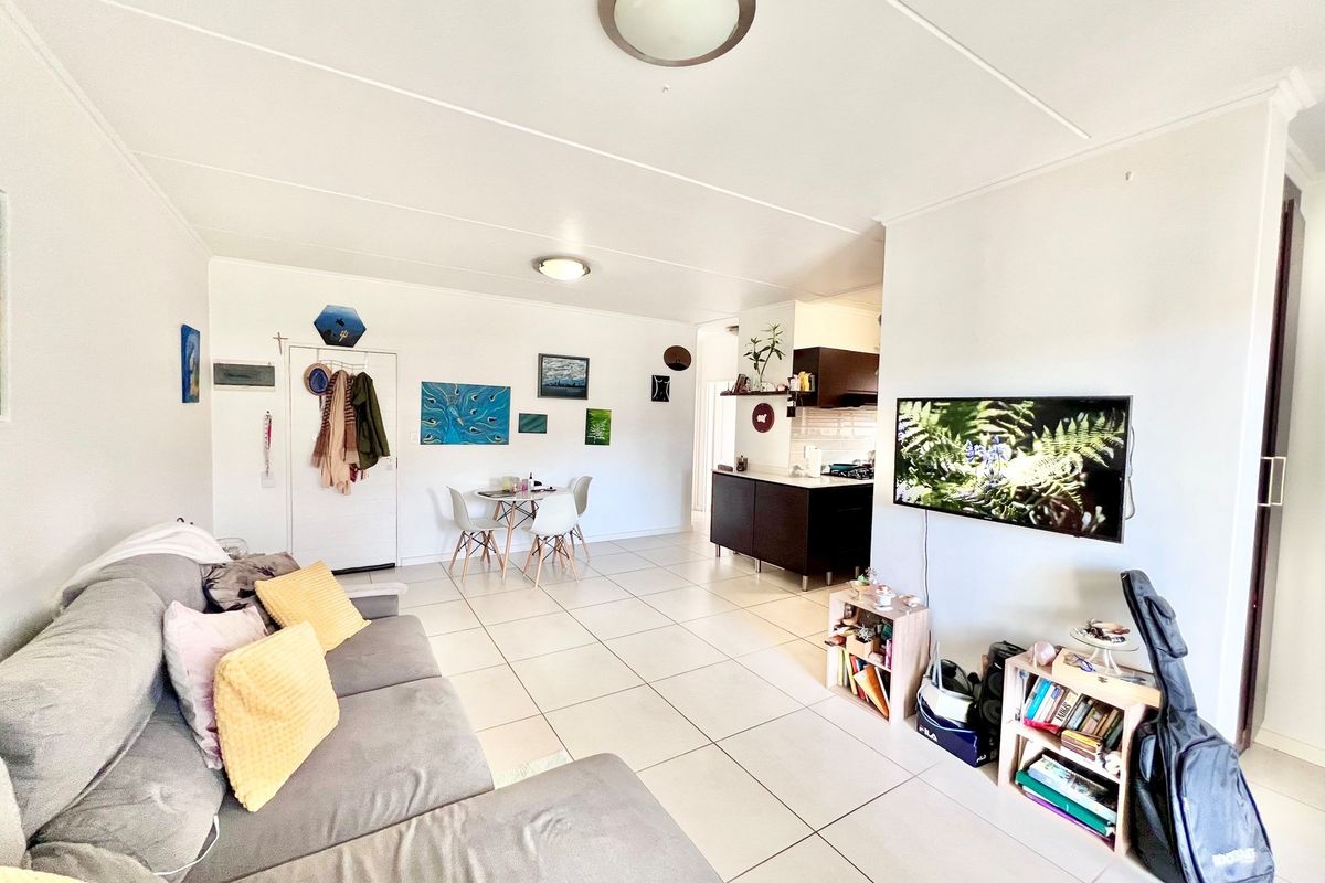 3 Bed - First Floor - Modern, Move-In Ready Investment in Prime Kyalami! - Photo 5