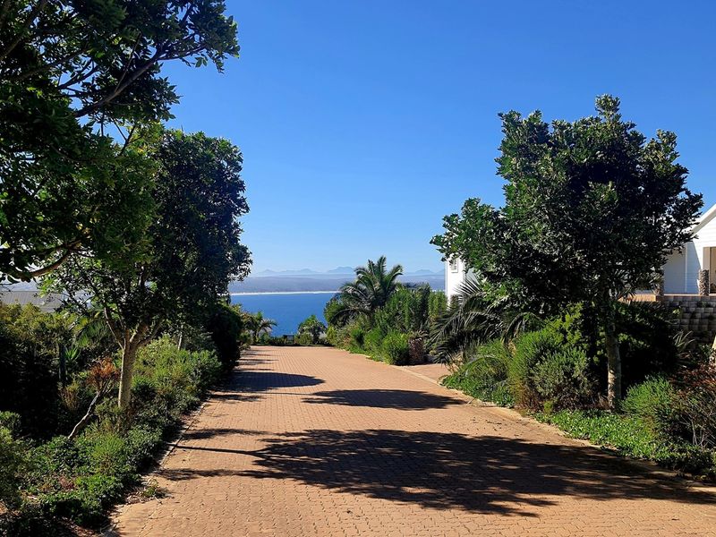 1127m2 of Prime Elevated Land in an Exclusive Estate - Photo 5