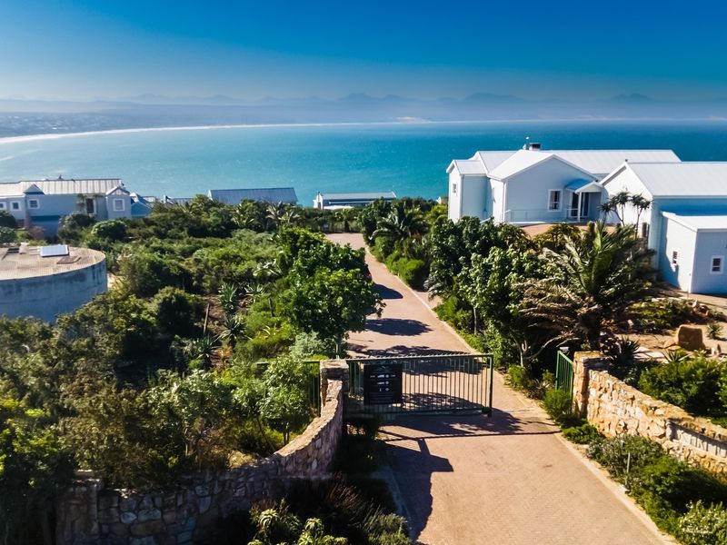 1127m2 of Prime Elevated Land in an Exclusive Estate - Photo 3