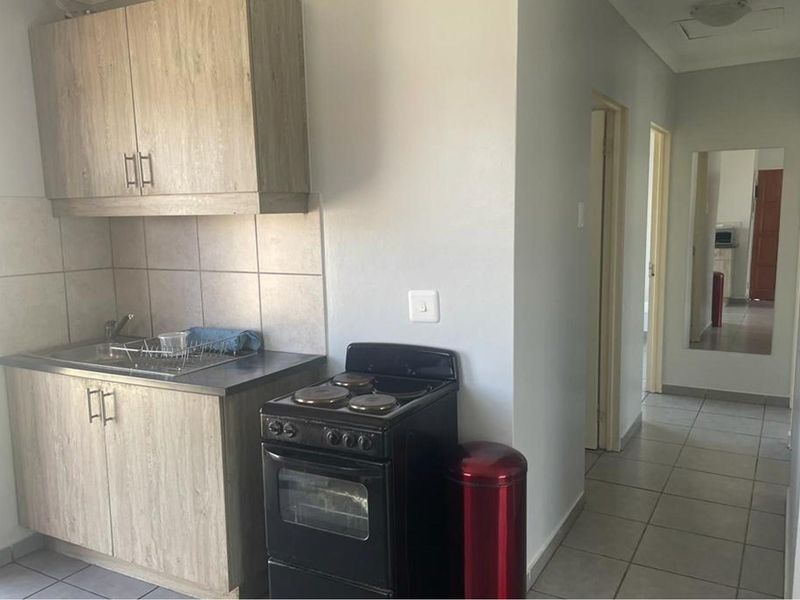 Three Bedroom House Up For Grabs! - Photo 9