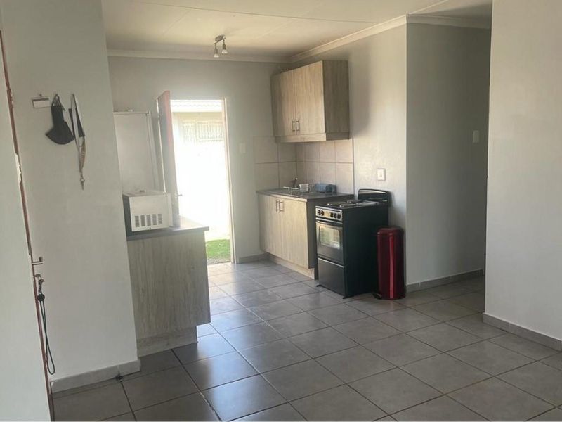 Three Bedroom House Up For Grabs! - Photo 2