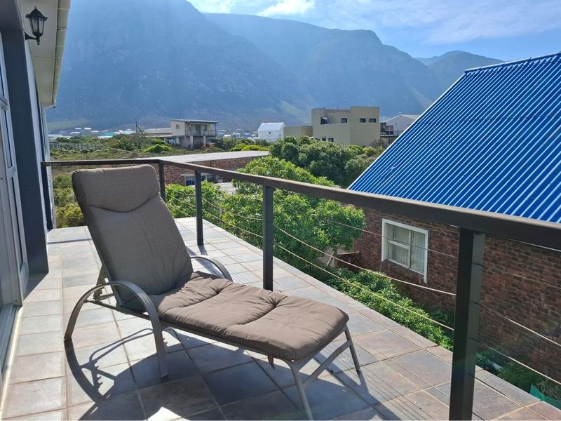 Stunning Double-Storey Beach House - Ideal for Extended Families. - Photo 2