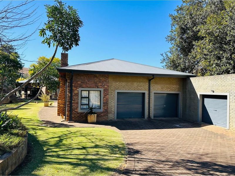 Luxurious Double-Home Property in Newcastle - Photo 2