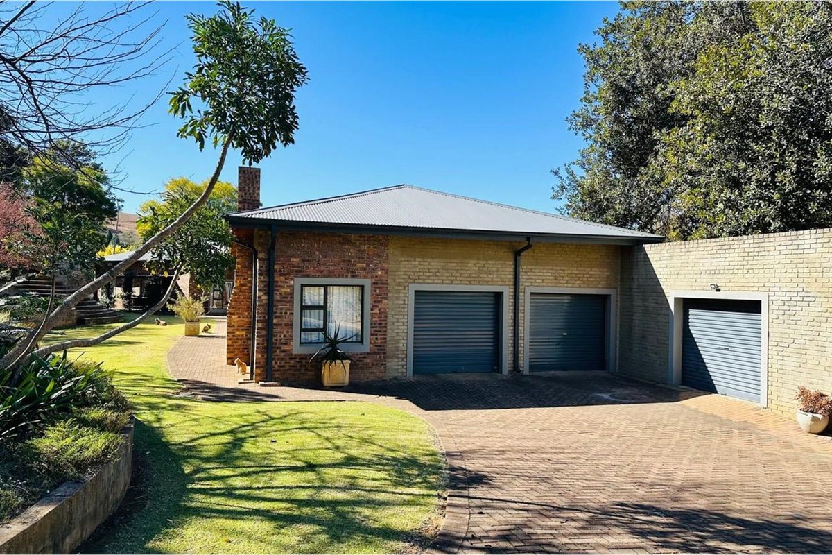 Luxurious Double-Home Property in Newcastle - Photo 2