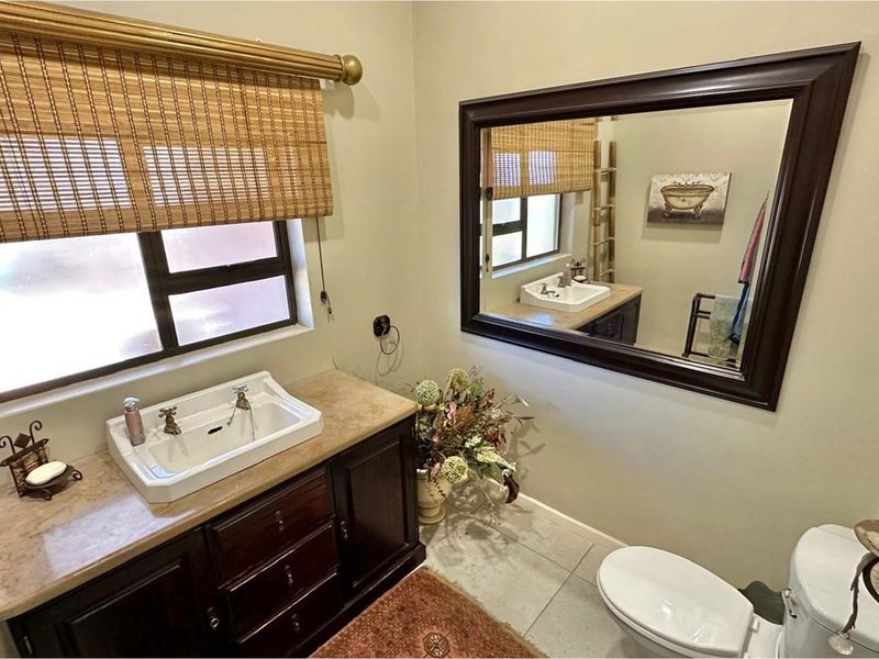 Luxurious Double-Home Property in Newcastle - Photo 9