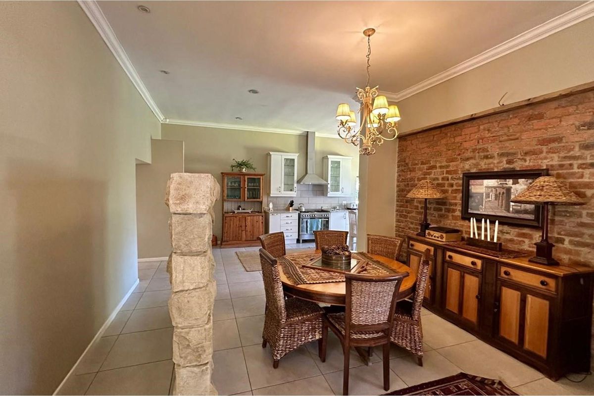 Luxurious Double-Home Property in Newcastle - Photo 4