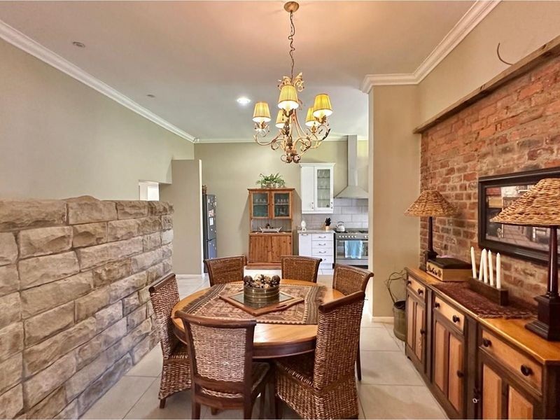 Luxurious Double-Home Property in Newcastle - Photo 5