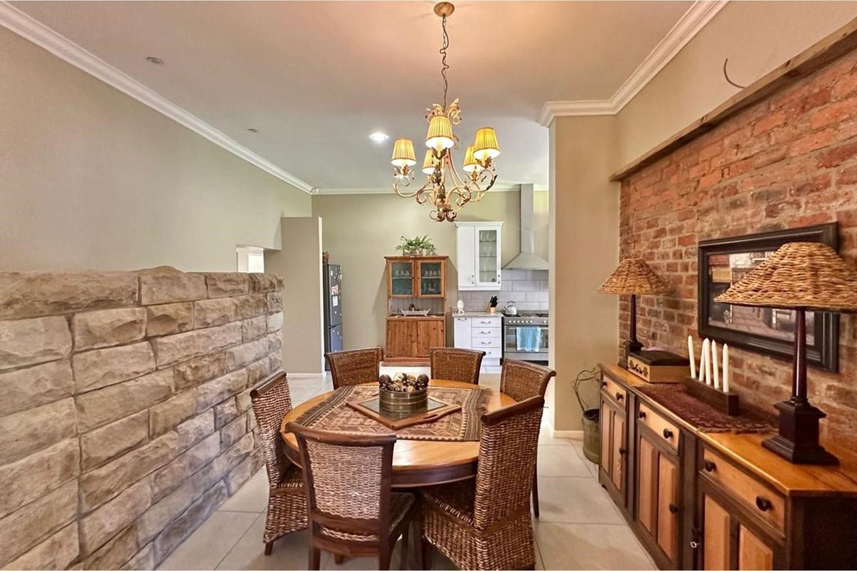 Luxurious Double-Home Property in Newcastle - Photo 5