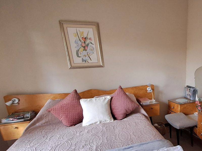 Beautiful freestanding clinker brick townhouse with its own entrance - Photo 10