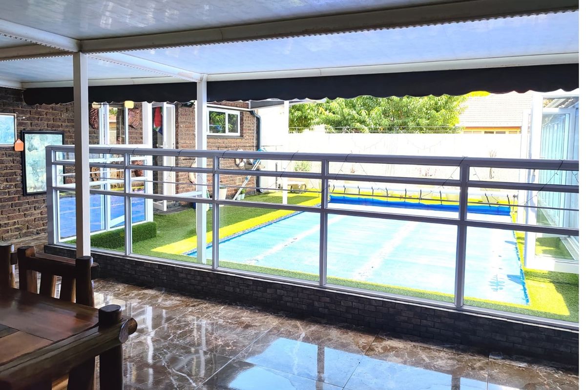 ARCON PARK * SOLE MANDATE * VEREENIGING * a Luxurious, Modern 4-Bedroom Family Home * R2 150 000.00 - Photo 2