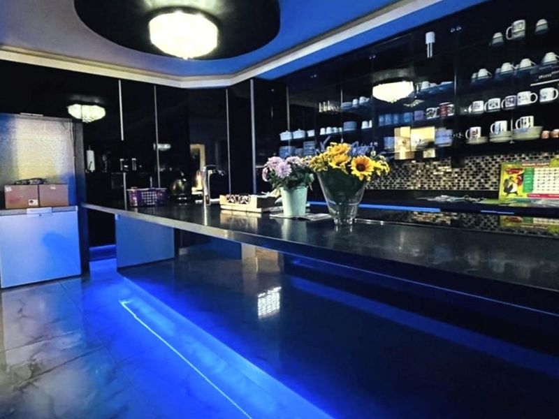 ARCON PARK * SOLE MANDATE * VEREENIGING * a Luxurious, Modern 4-Bedroom Family Home * R2 150 000.00 - Photo 6