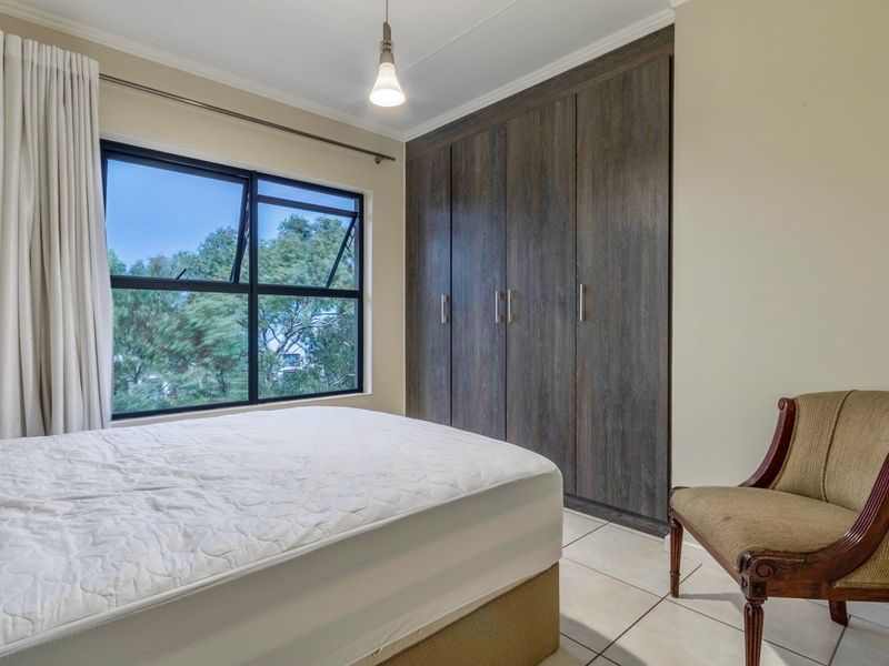 Modern 1-Bedroom Apartment With Kitchen Appliances in Johannnesburg South - Photo 10