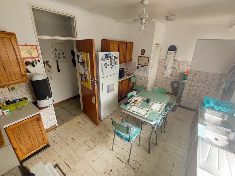 Spacious 4-Bedroom Home on Large Stand in Erasmia - Photo 10