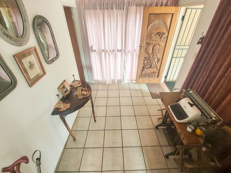 Spacious 4-Bedroom Home on Large Stand in Erasmia - Photo 4