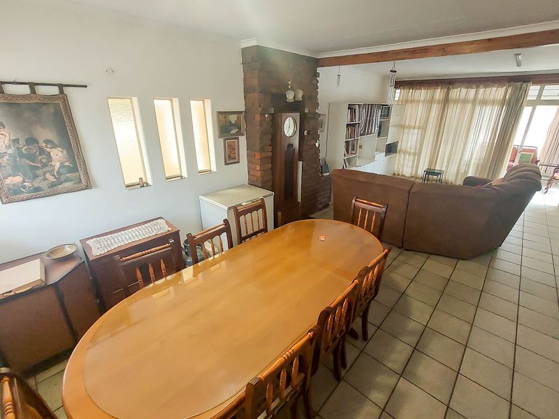 Spacious 4-Bedroom Home on Large Stand in Erasmia - Photo 9