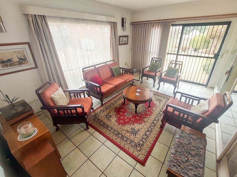 Spacious 4-Bedroom Home on Large Stand in Erasmia - Photo 5