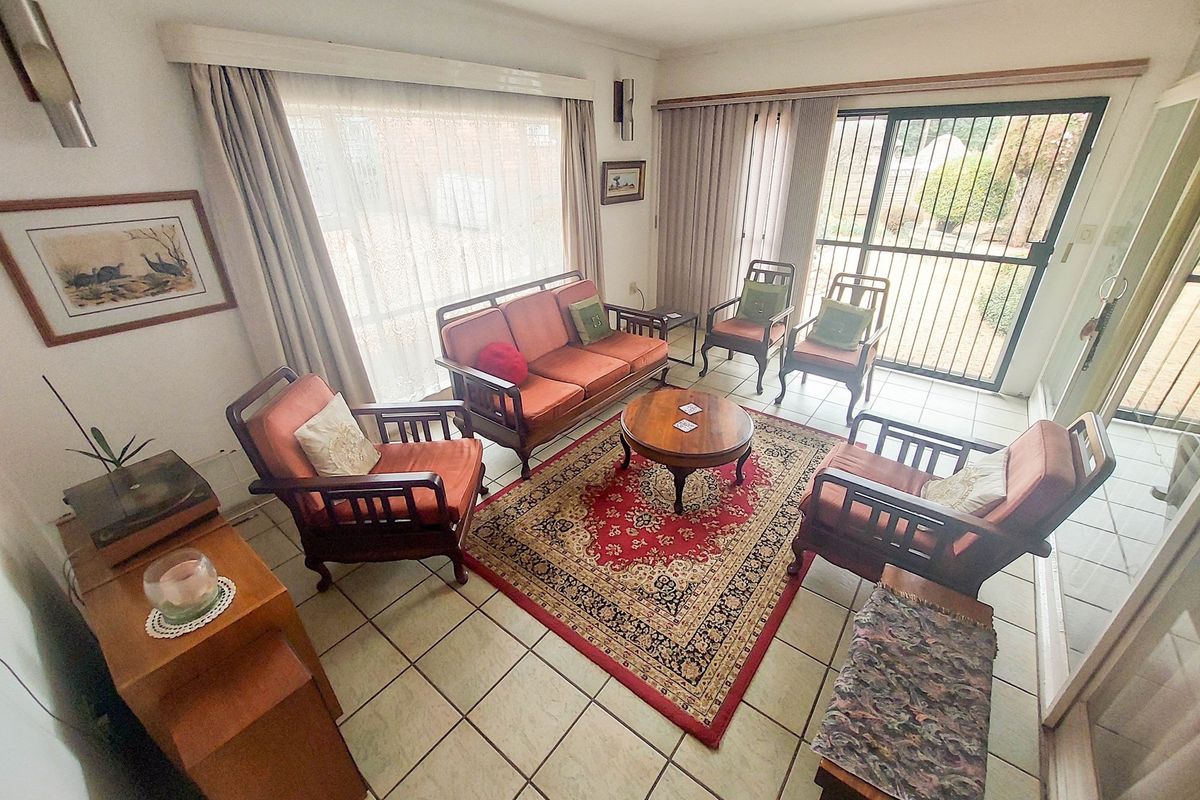 Spacious 4-Bedroom Home on Large Stand in Erasmia - Photo 5