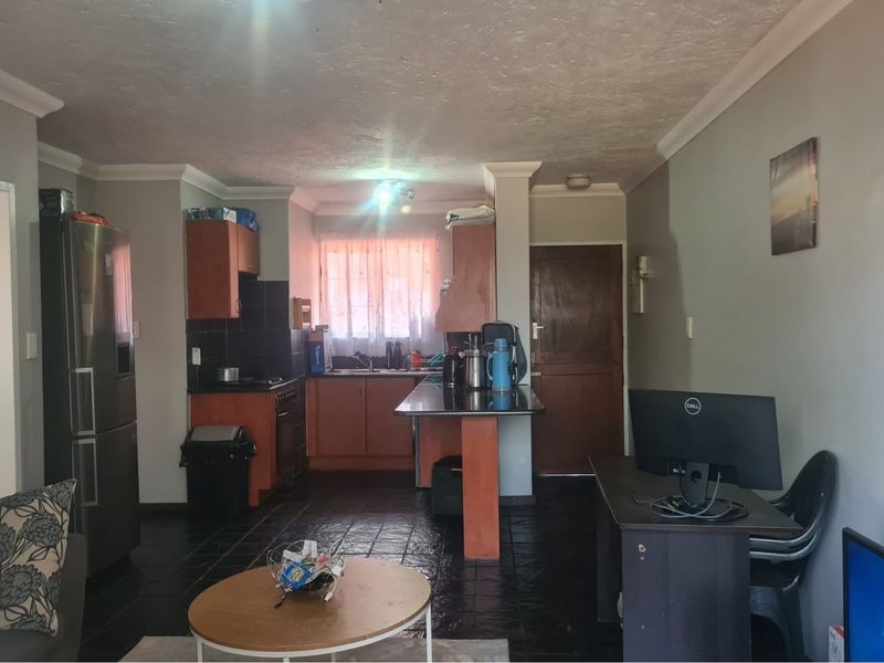 1 Bed 1 Bath For Sale in Erand Park,Midrand - Photo 4