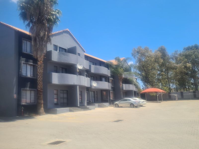 1 Bed 1 Bath For Sale in Erand Park,Midrand - Photo 3