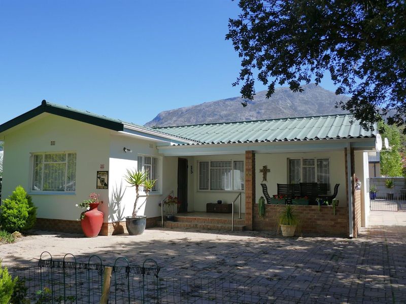 Inviting Countryside Home with Versatile Cottage Accommodation - Photo 2