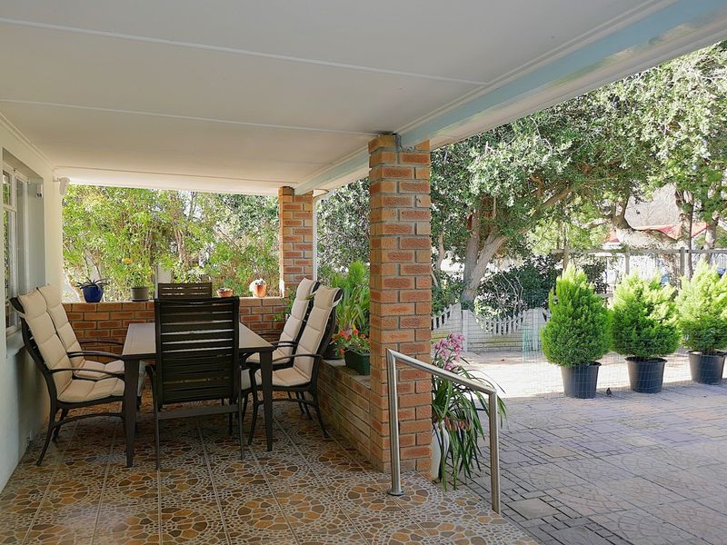 Inviting Countryside Home with Versatile Cottage Accommodation - Photo 4