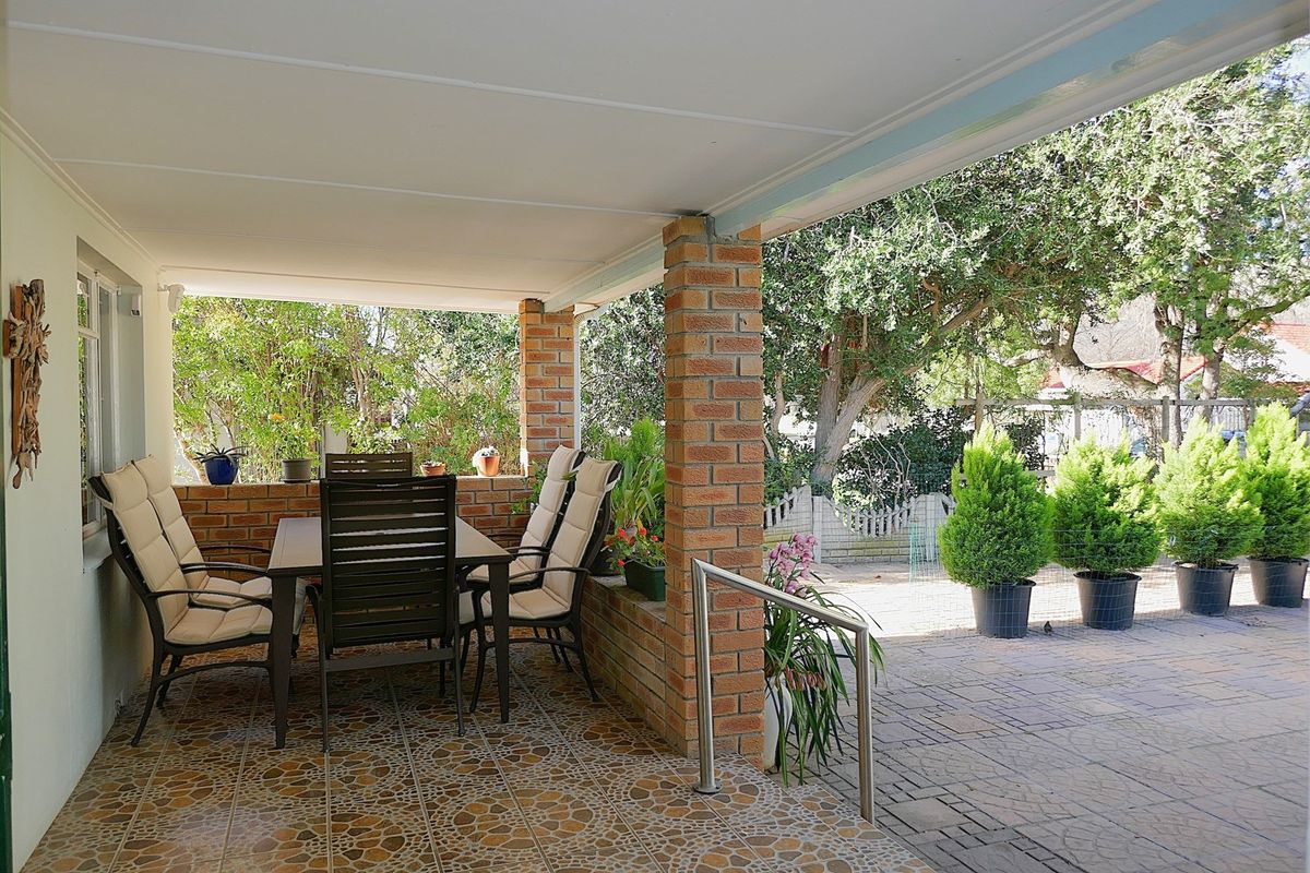 Inviting Countryside Home with Versatile Cottage Accommodation - Photo 4