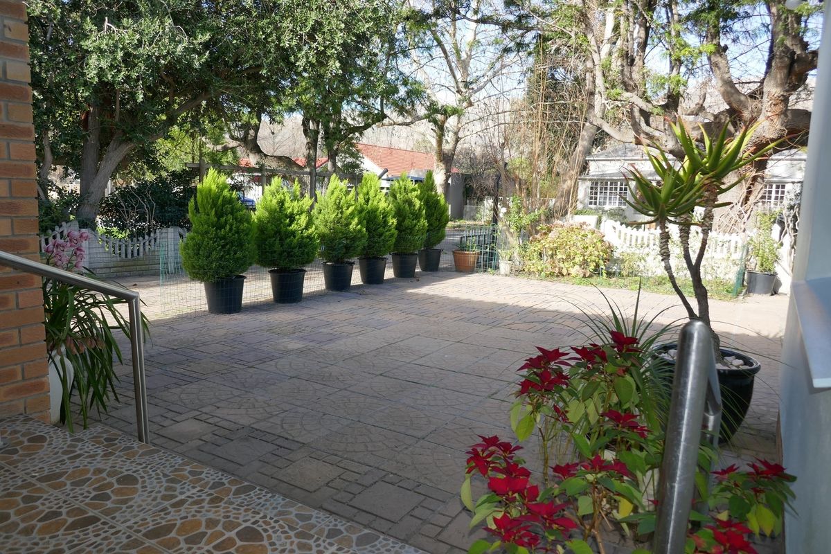 Inviting Countryside Home with Versatile Cottage Accommodation - Photo 5