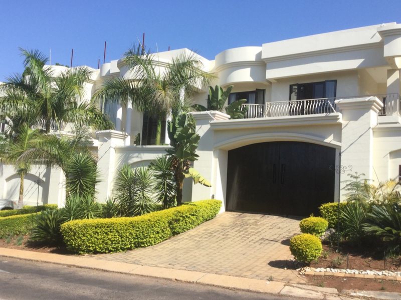 A Masterpiece of Opulence in Waterkloof - Photo 2