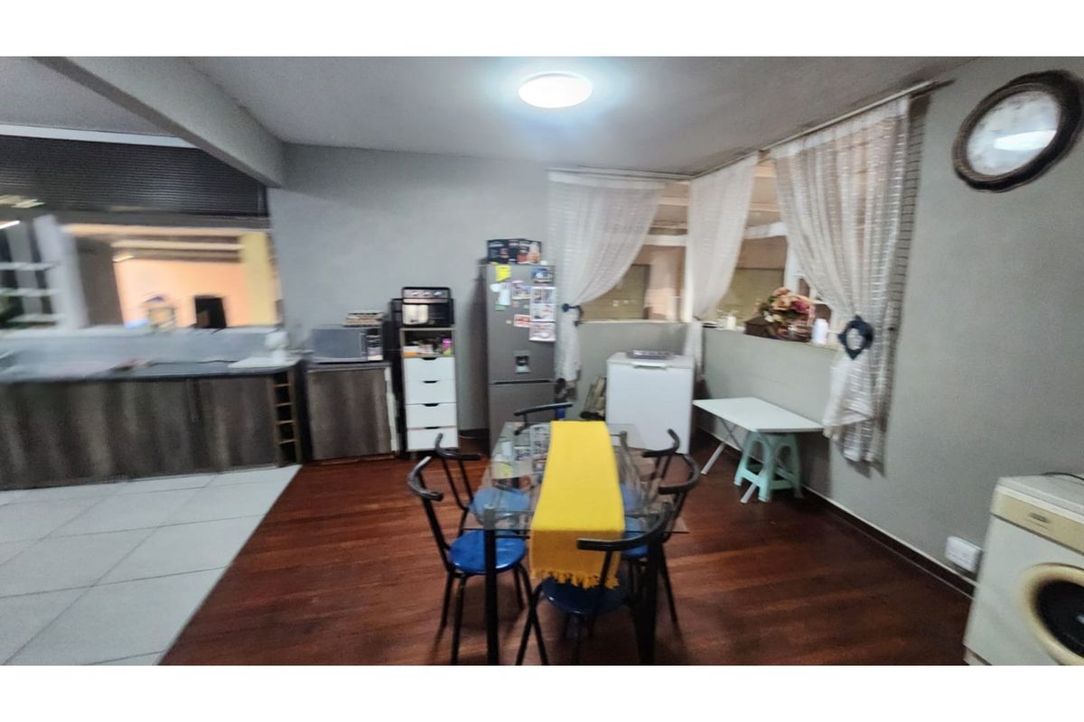 Spacious Double-Storey Family Home with Premium Entertainment Features - Photo 3