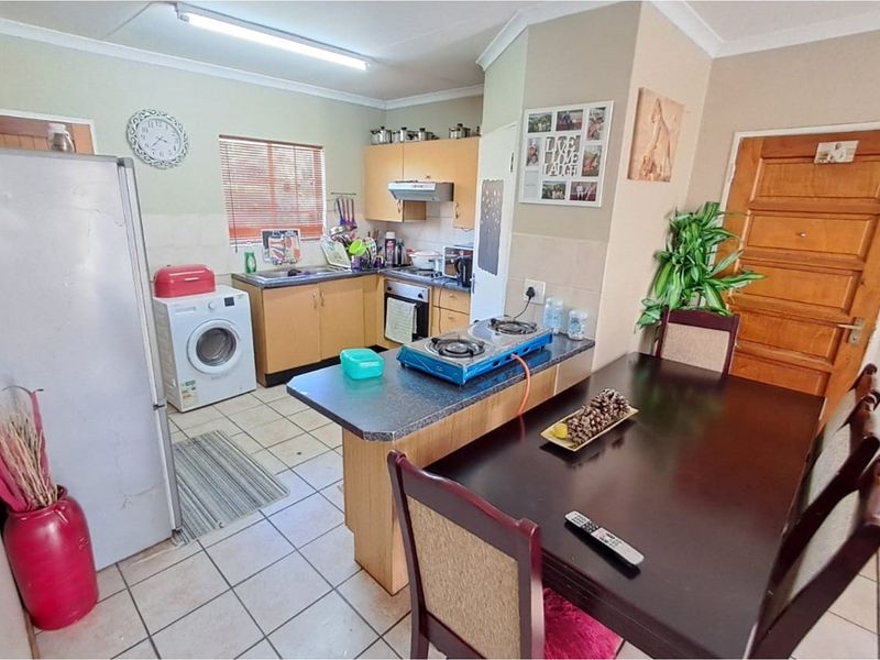 2 Bedroom townhouse for sale in Amberfield Heights. - Photo 6