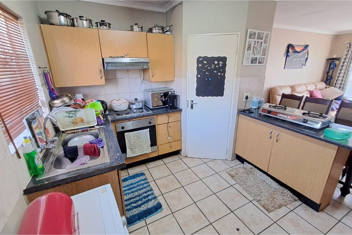 2 Bedroom townhouse for sale in Amberfield Heights. - Photo 5