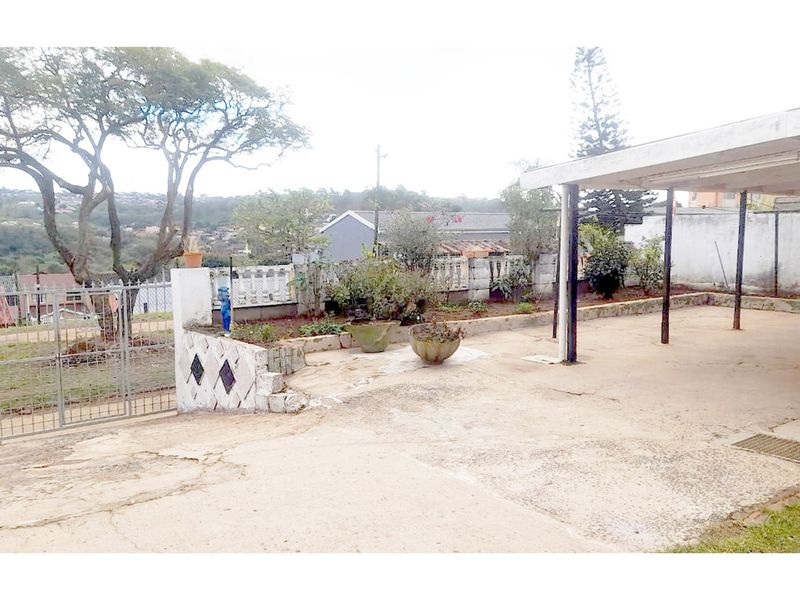 "Charming 3-Bed 1 Bath Home for Sale in Clayfield - Safe Secure Home! 305sqm - Photo 8