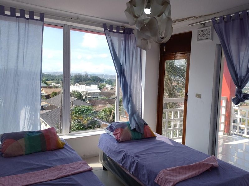 Stunning modern, 4 Bed,2 Bath house for sale  in mobeni heights - Photo 10