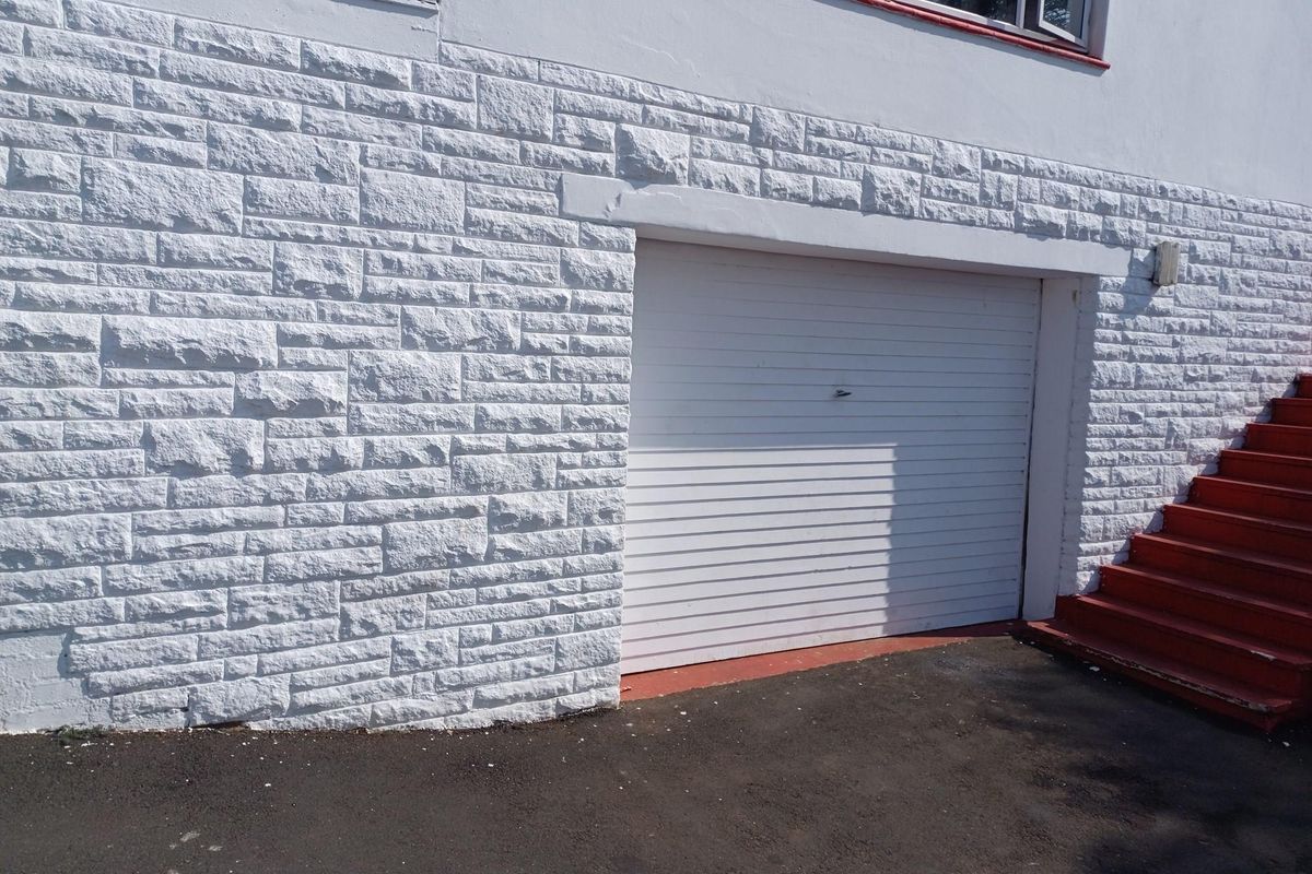 Stunning modern, 4 Bed,2 Bath house for sale  in mobeni heights - Photo 4