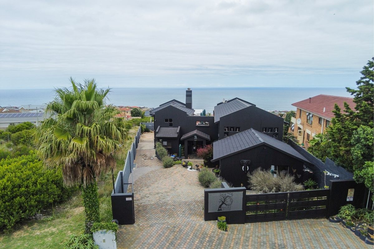 Luxurious property in the Dana Bay Nature Conservancy is more than just a home! - Photo 3