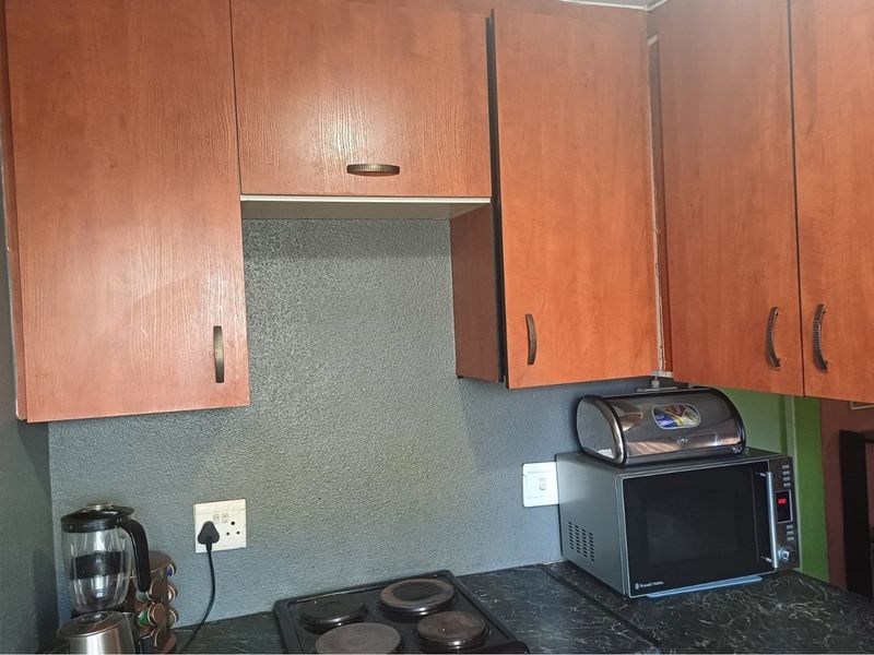 "Charming 3-Bed Home in Vibrant Witpoortjie" - Photo 4