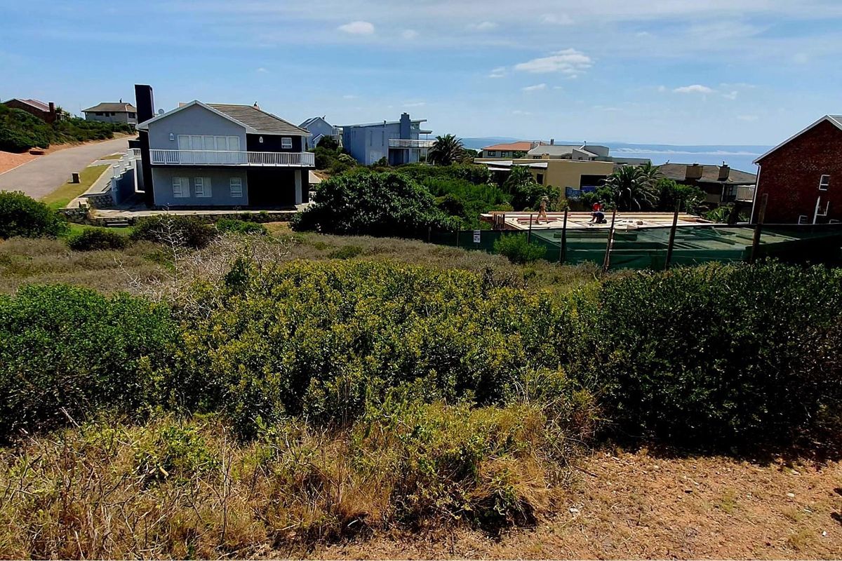 Seaside tranquility meets vibrant community in prime location - Photo 5