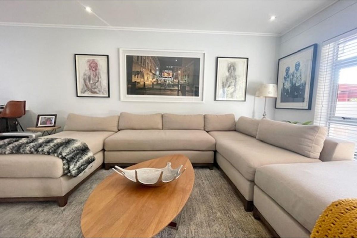 Exceptionally well maintained 3 bed top floor apartment, Morningside - Photo 5