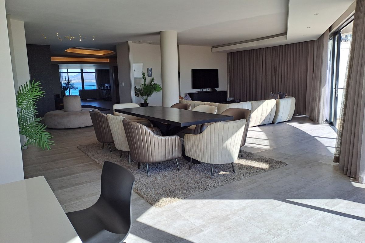 Four-bedroom luxury penthouse in Beachfront, Blouberg - Photo 3
