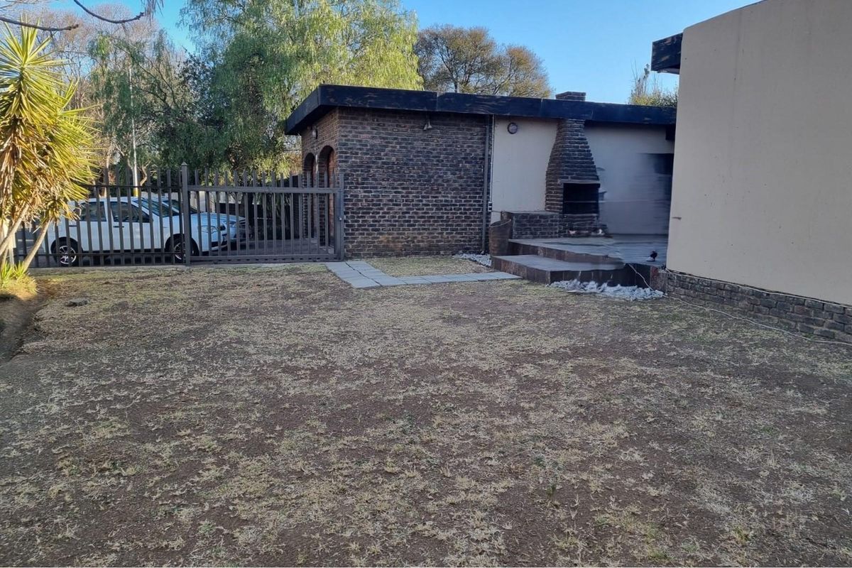 "Your Dream Home Awaits in Sharon Park!" - Photo 4