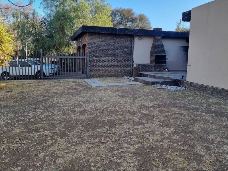 "Your Dream Home Awaits in Sharon Park!" - Photo 4